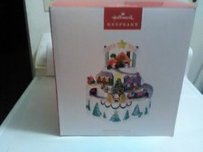 Hallmark Keepsake North Pole Village Christmas Table Decoration ( Read ...)
