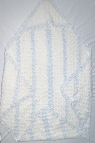 Coperta neonato fatta a mano all'uncinetto 40x37 super morbida con cappuccio angolo bianco e blu bambino - Foto 1 di 7