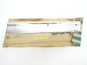 NEW NOS GENUINE GM RIGHT FRONT FENDER LOWER PANEL TRIM 1967 CAMARO RS 3912088 