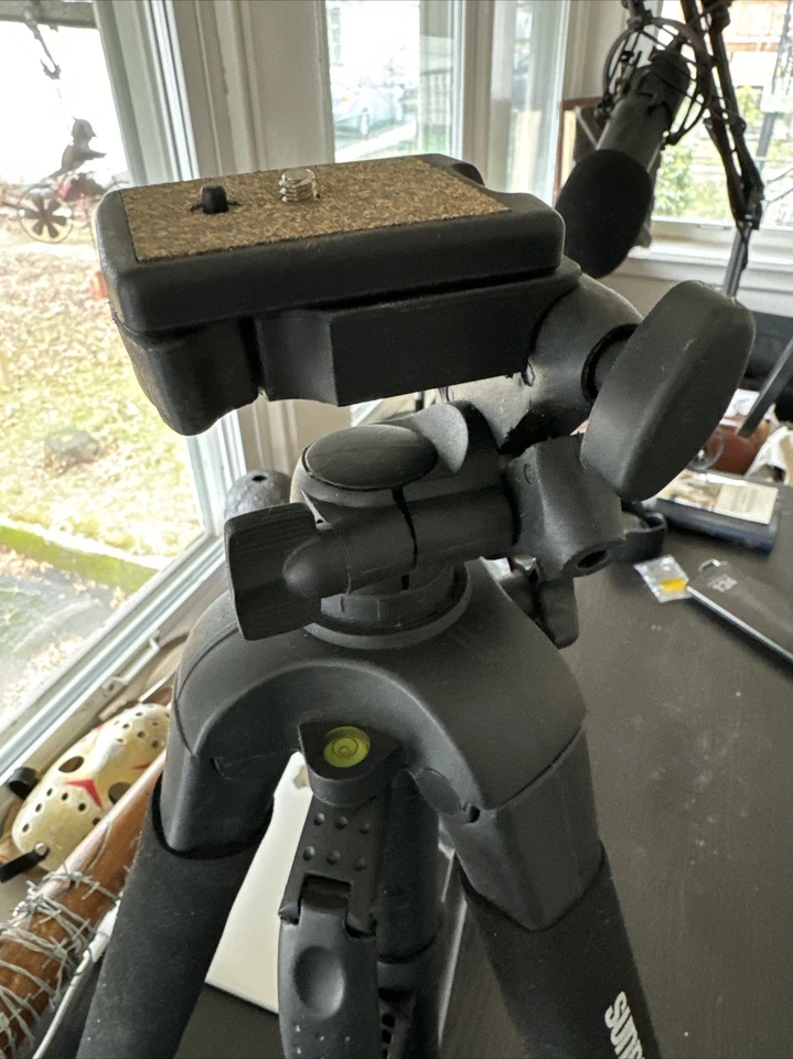 SUNPAK PLATINUMPLUS ULTRA 7000TM 70" HEAVY DUTY TRIPOD No Adapters - Image 2 of 4