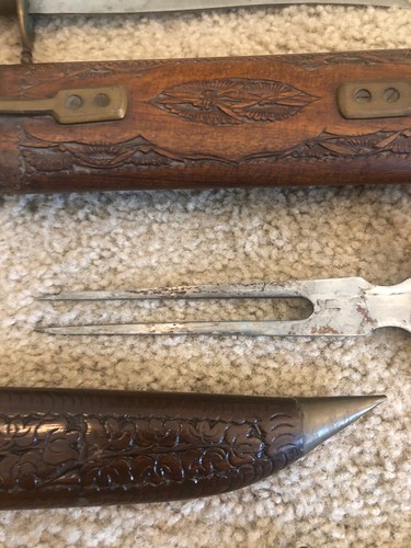 Vintage Messer/Gabel Set & Tranchiermesser Indien handgeschnitzt Holz & Messinghalter Schlösser - Bild 8 von 12