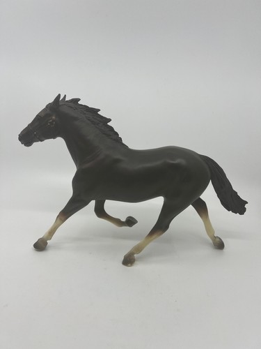 Vintage Breyer Pacer No. 46 Oscuro con Caja Original Excelente Estado - Imagen 2 de 3