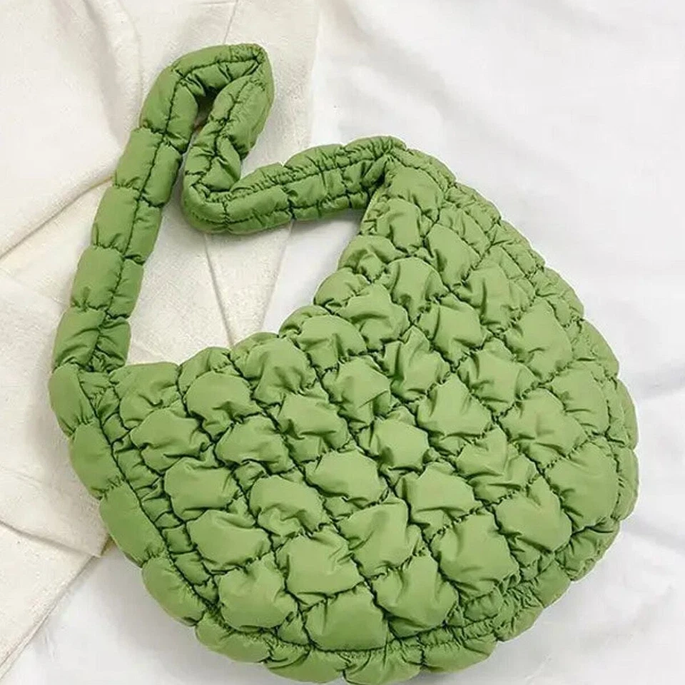 Bolso de mano de color liso acolchado de nailon verde