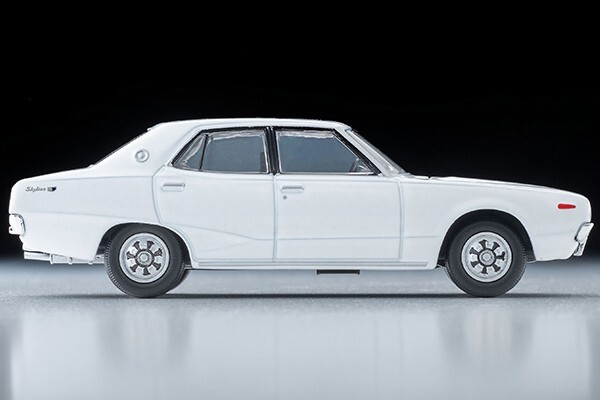 Tomica Limited Vintage NEO LV-N270b Nissan Skyline 2000GT 74' 1/64