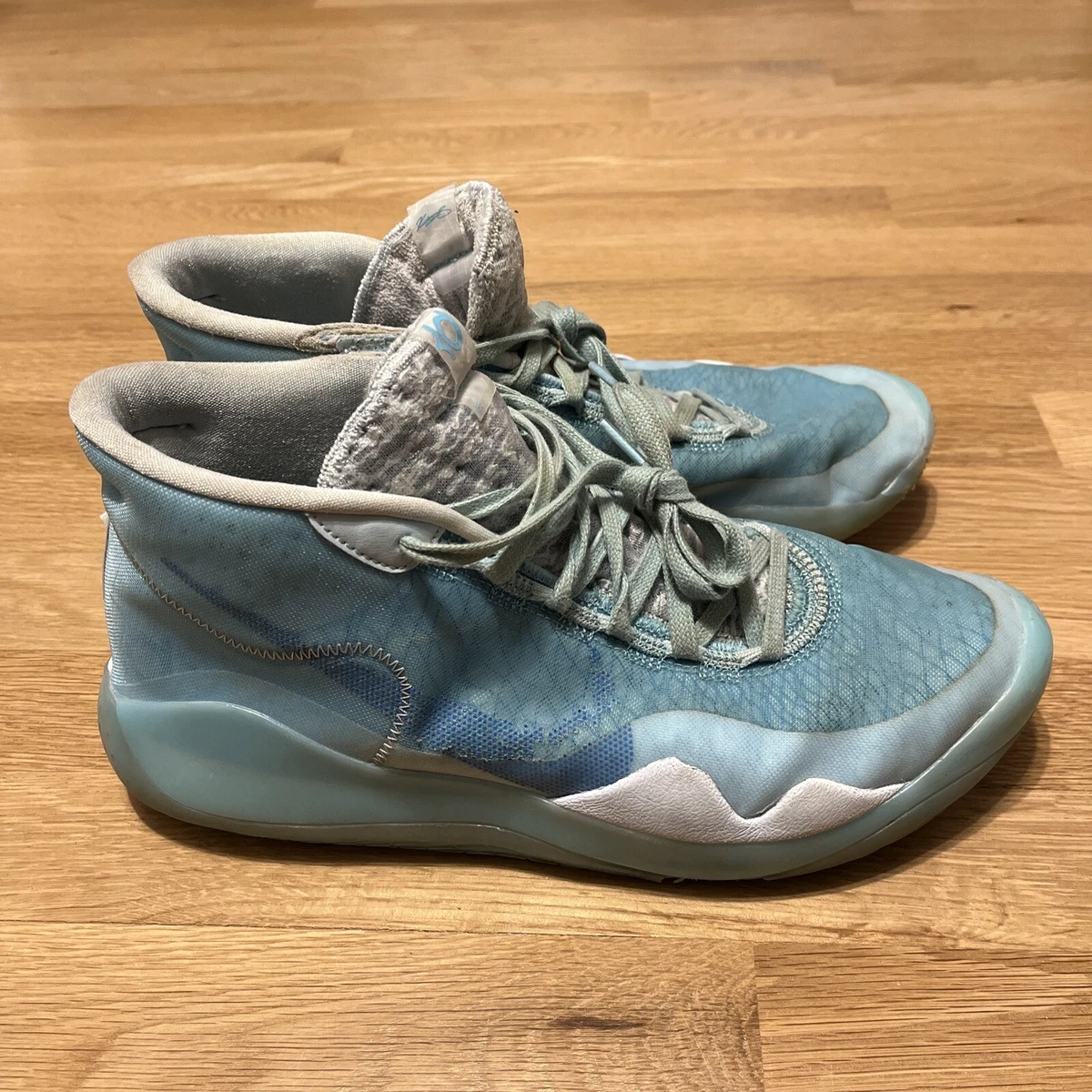 Light basketball hotsell shoes 2019
