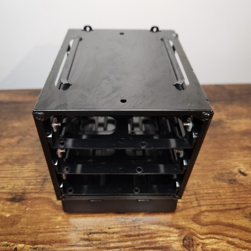 Corsair Obsidian 750D HDD Cage & 3 HDD Drive Trays - Bild 6 von 10