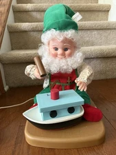 Vintage Santa’s Best Animatronic Elf Making Boat - See Notes -1993