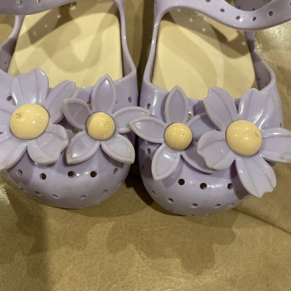 Mini Melissa x Isabela Capeto Purple Flower Mary Jane Shoes Size: 8 - Image 2 of 4