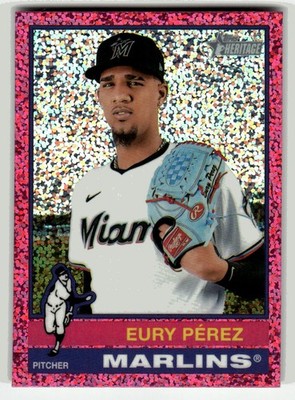2025 Topps Heritage #42 Eury Pérez Chrome Pink Sparkle Refractor