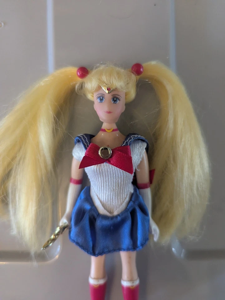 Boneca vintage 1995 Sailor Moon Bandai 6" Sailor Moon Adventure - Imagem 4 de 4