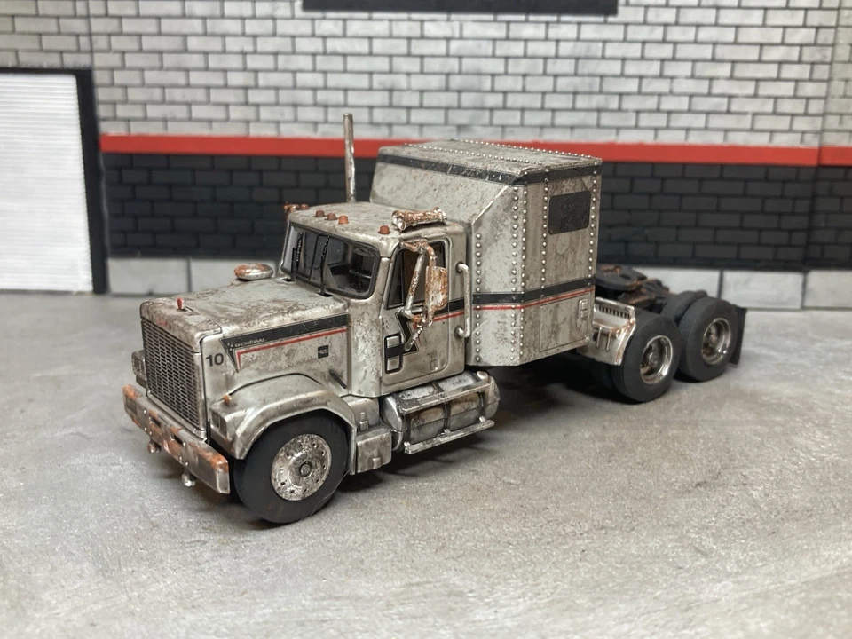 1980 GMC General 1/64 Diecast Rusty Weathered Semi Tractor Truck Barn Find IXO - Image 2 of 4