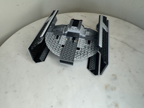 LEGO Star Wars: Darth Vader's Tie Fighter (8017) - Picture 9 of 9