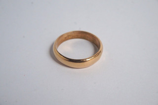 14k Yellow Gold Wedding Band Size 9/ 5g