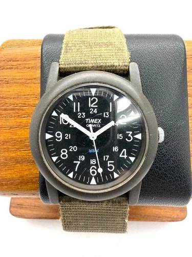 TIMEX Camper Military Mens Wristwatch Timepiece Authentic Vintage Classic