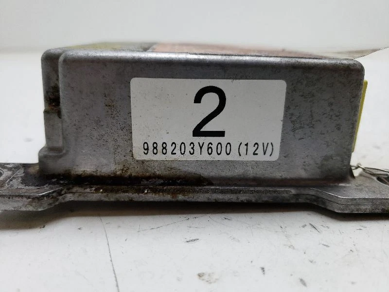 Infiniti I30 2001 chasis ECM consola central 988203Y600 Foto 3 de 4