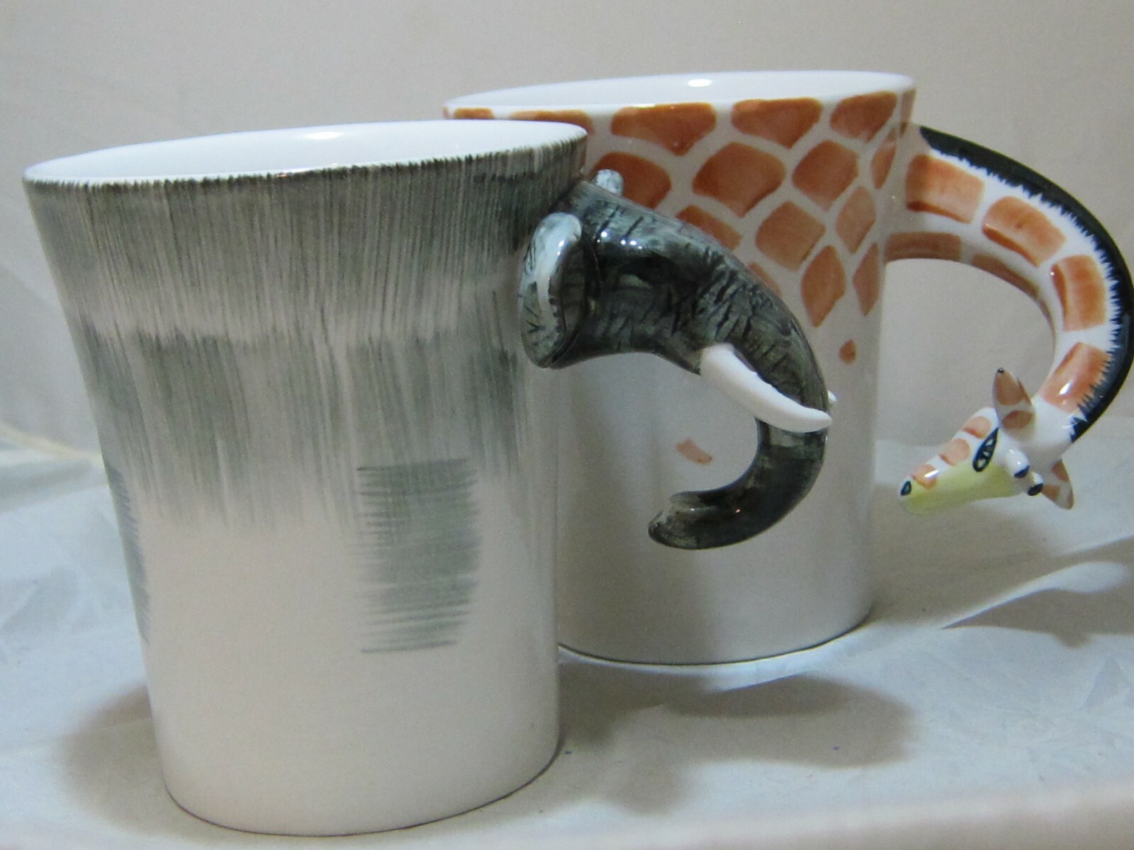 Pier 1 One Imports Elephant & Giraffe Handle Large 3D Coffee Mugs 18oz