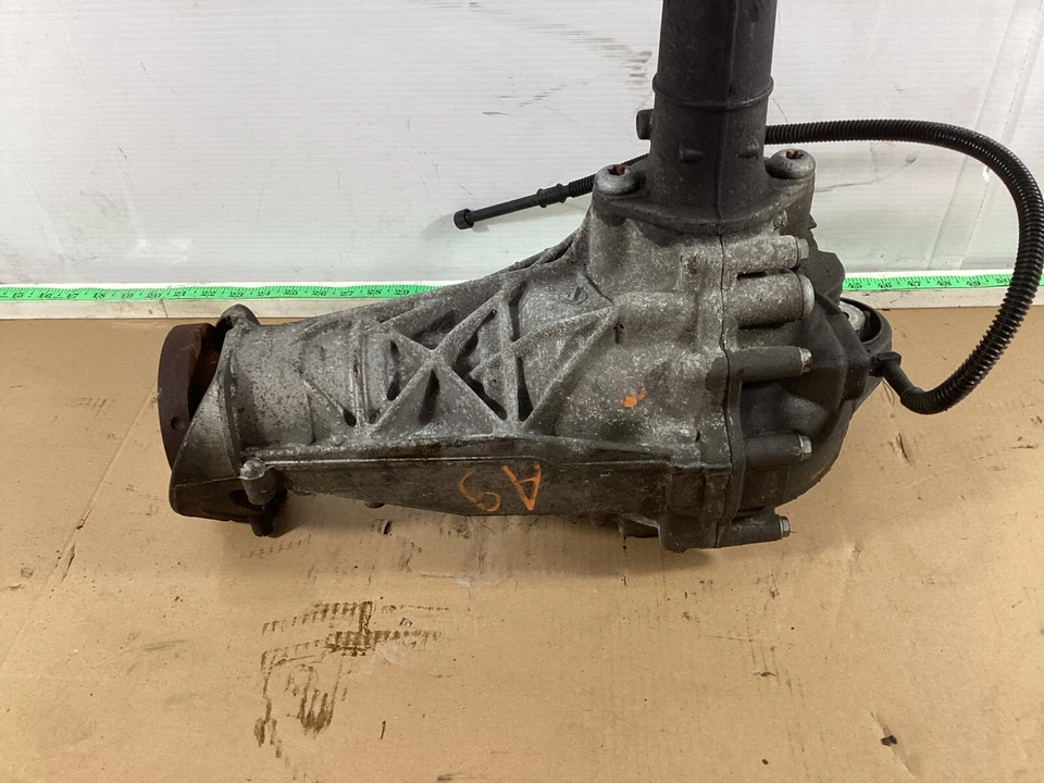2008 - 2010 Porsche Cayenne Front Differential Axle Carrier Unit 4460310020 OEM Foto 2 de 4