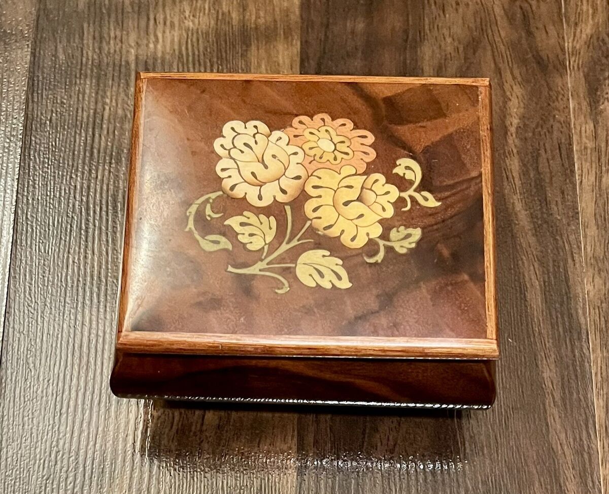 Reuge Romance Music Box, Swiss Movement, Inlaid. Made In Reuge Romance Music Box, Swiss Movement, Inlaid. Made In
