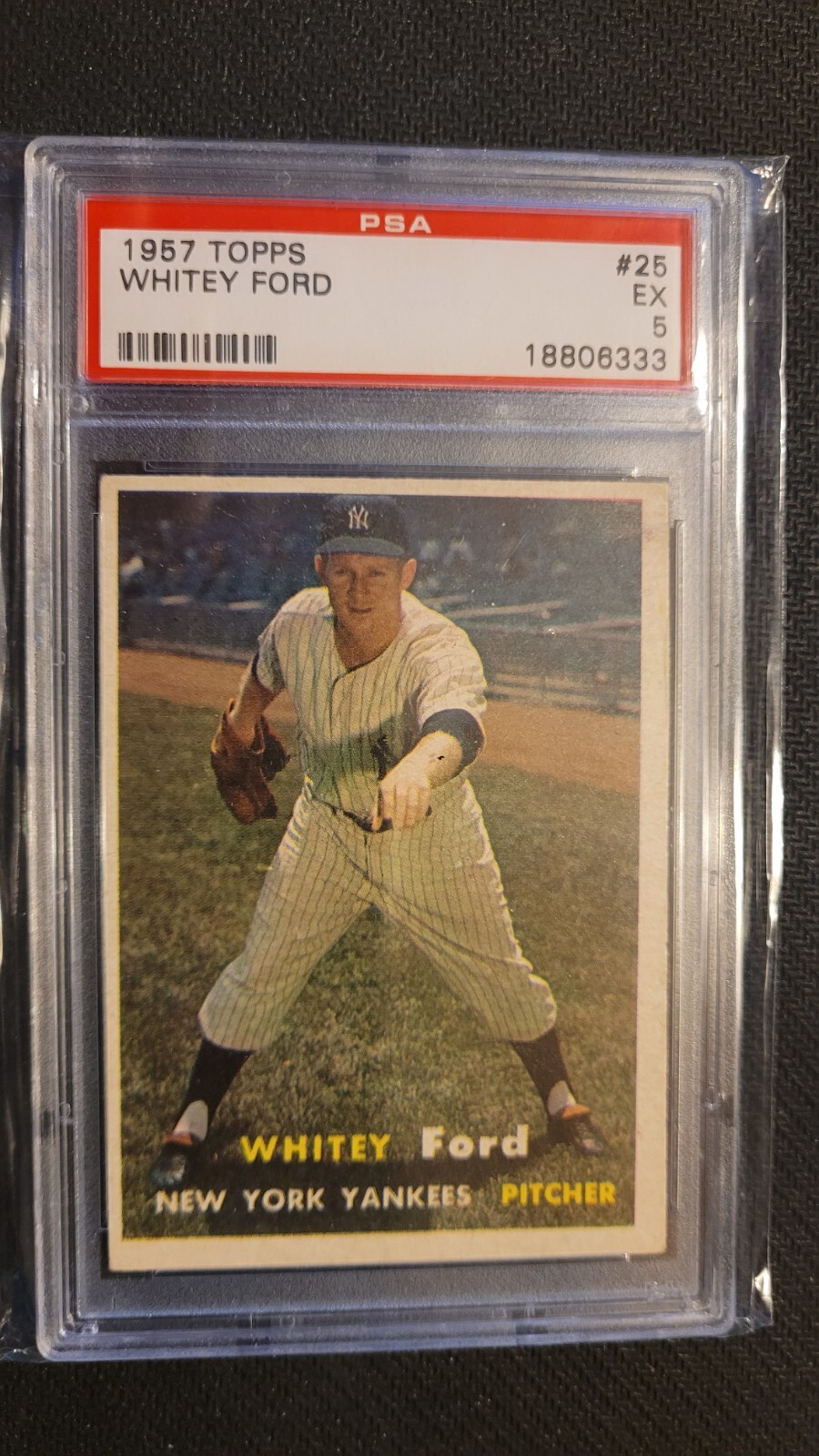 1957 Topps #25 Whitey Ford - New York Yankees - PSA 5 EX