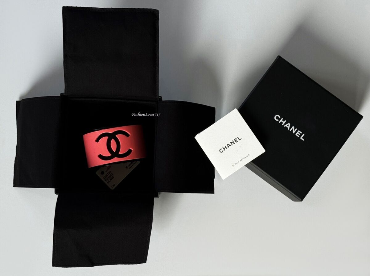 NEW 23C CHANEL PINK BLACK CC LOGO WIDE RESIN CUFF BRACELET NEW 23C CHANEL PINK BLACK CC LOGO WIDE RESIN CUFF BRACELET