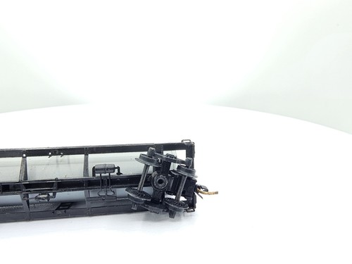 Kadee Micro-Trains MTL N Scale 65190 GATX Diamond Chemicals 39' Tank Car #74245 - Picture 7 of 8