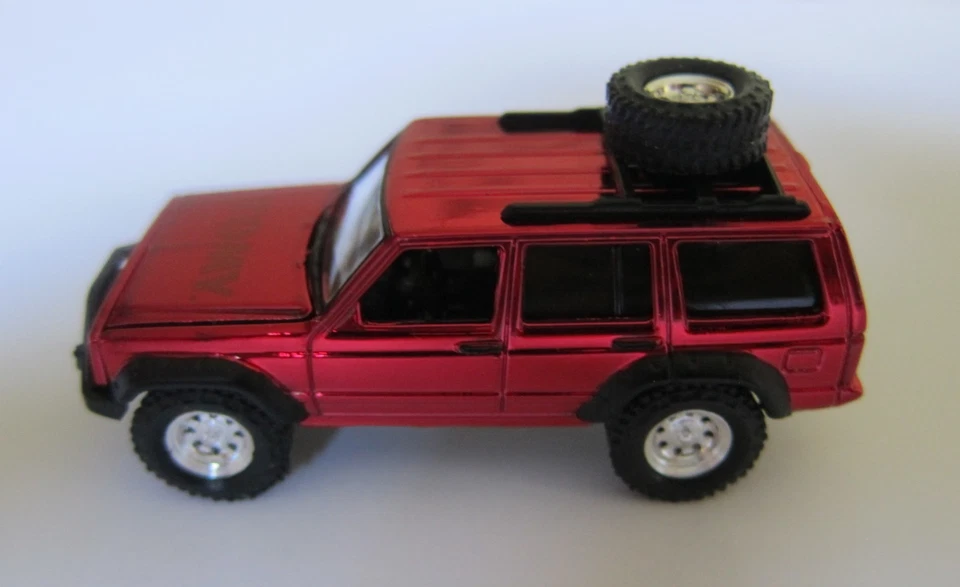 Jeep Cherokee de vacaciones para empleados Johnny Lightning Foto 2 de 3