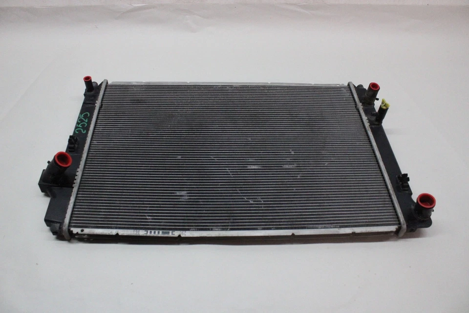 Toyota Prius C 2014 radiador 422134-8630 fabricante original 12 13 14 15 16 17 18 19 Foto 2 de 4