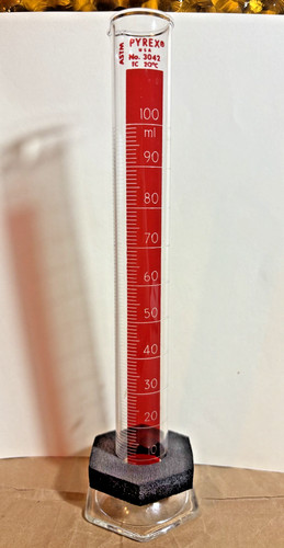 PYREX CORNING 100ml GRADUATED CYLINDER BEAKER 3042 USA RED HEX BASE GLASS VNTG