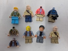 Lot of 7 LEGO Jurassic World Minifigures