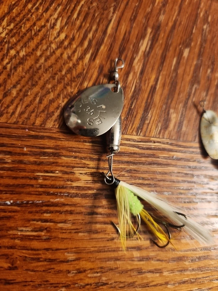 Lote de 5 señuelos de pesca con mosca Joes Flies Mepps Xd Foto 2 de 4