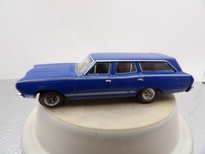 1968 PLYMOUTH SATELLITE STATION WAGON        2021 GREENLIGHT ESTATE WAGONS  1:64