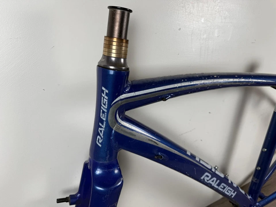 Cuadro de bicicleta híbrida de carretera vintage Raleigh Cadent FT aluminio 52 cm 700c Foto 2 de 4