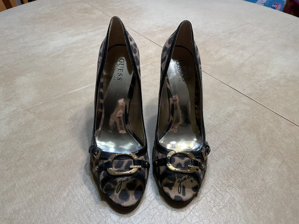 Zapatos de salón de cuña Guess By Marciano nuevos punta abierta 8M Foto 2 de 4