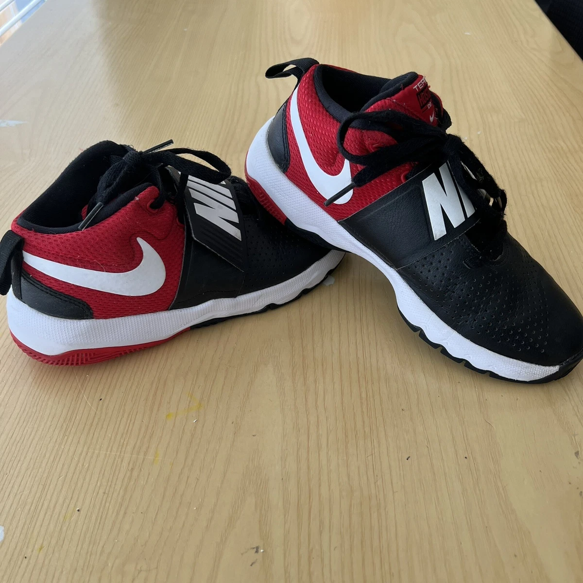 Nike team hustle d 8 red store