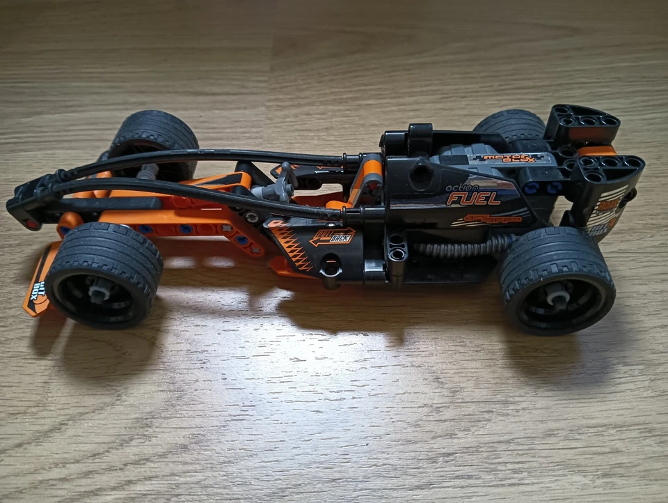 LEGO Technic 42026 Black Champion Racer, foto 1 di 3