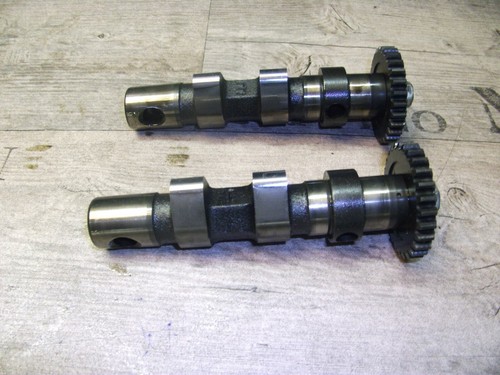 Yamaha XZ550 11U   beide Nockenwellen für Zylinderkopf hinten