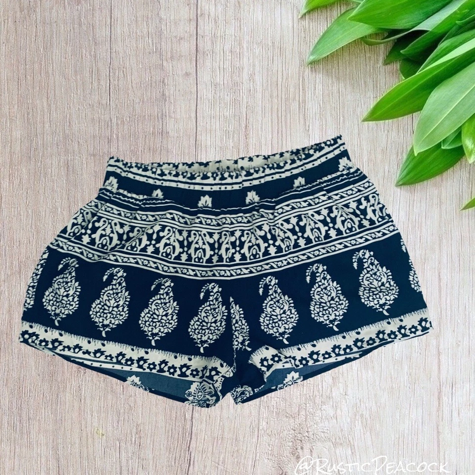 Papaya Shorts Womens Medium Black Navy Blue Off White Boho Abstract Pull On - Image 4 of 4