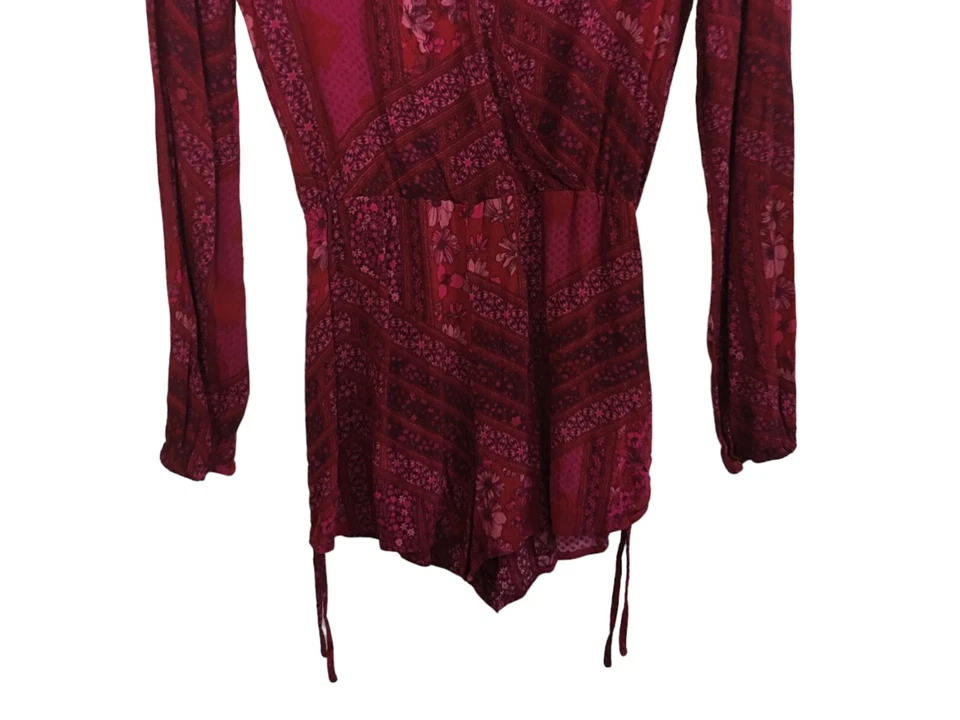 Pantalones Cortos Kendall & Kylie Talla XS Mameluco Rojo Rosa Caliente Manga Larga Floral Para Mujer Foto 3 de 4