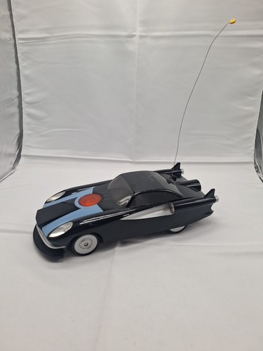 Disney/Pixar The Incredibles Incredimobile RC Car For Parts/Repair No Remote - Picture 1 of 10