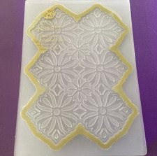 Anna Griffin Daisy Layer Cut and Emboss Folder