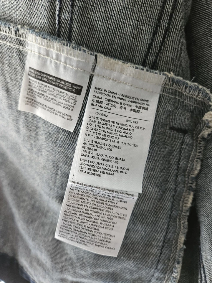 Chaqueta de camionero vaquera azul oscuro Levi's talla grande Foto 3 de 4