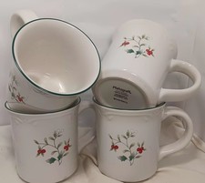 Set of 4 Vtg Pfaltzgraff Winterberry Stoneware Mugs 12 Oz Coffee/Tea Mug 