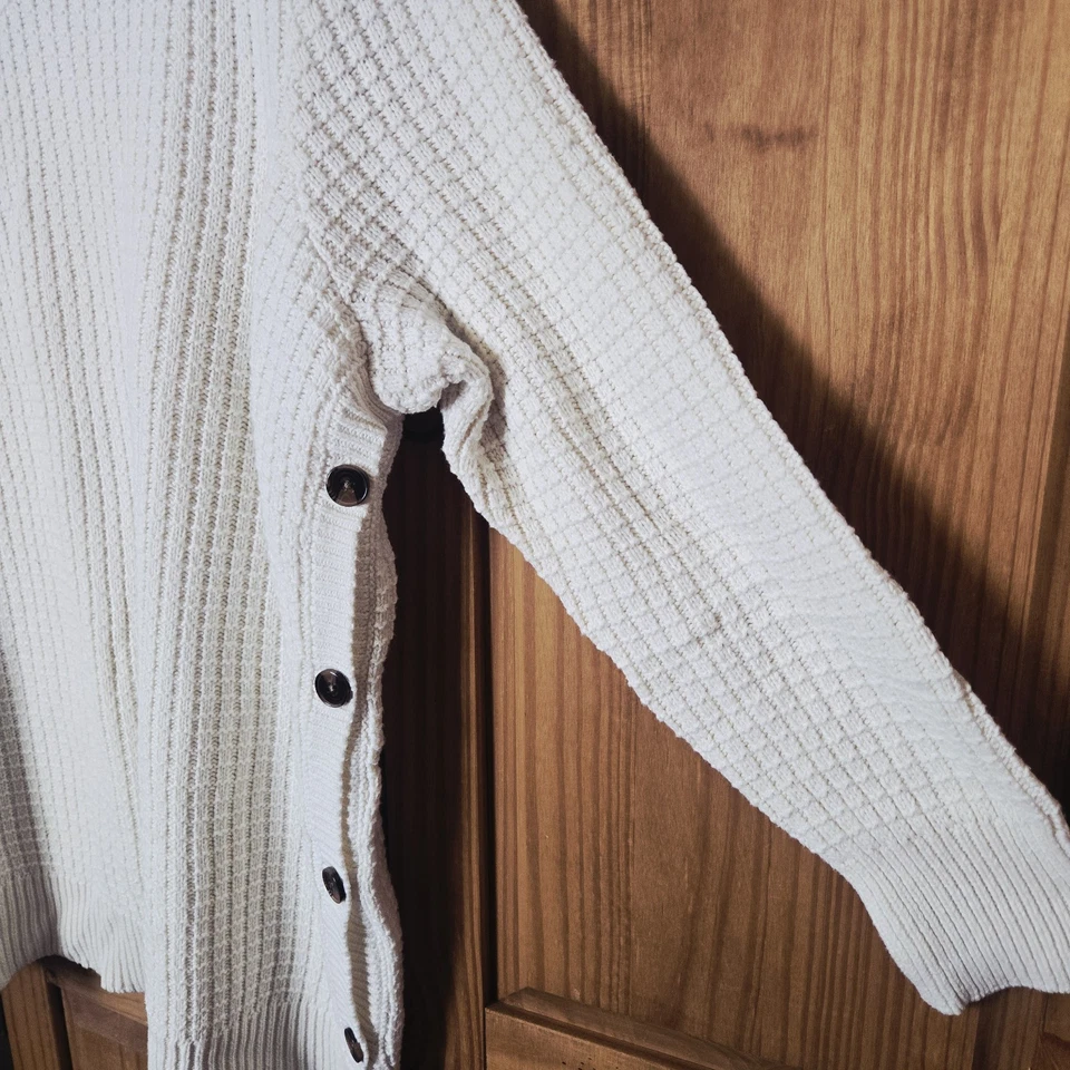 Suéter Woman Within Talla Grande 2X 26/28 (3X?) Cable marfil crema con detalle de botón Foto 4 de 4