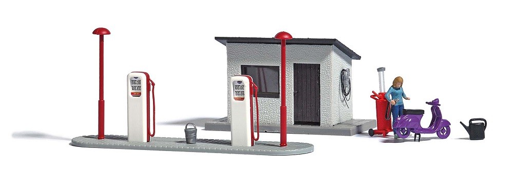 Busch 7832 - 1/87 / H0 Gas Station with Scooter - New