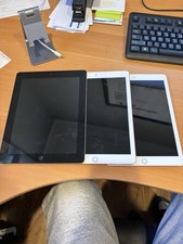 Lot Of 3 Older iPads