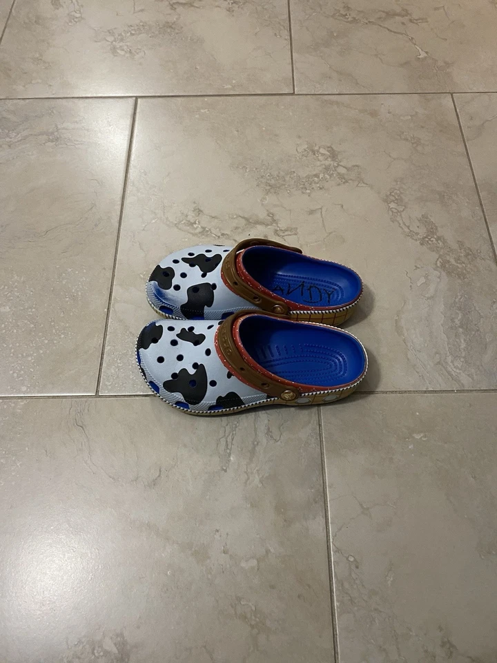 Toy Story Woody Crocs Foto 2 de 3