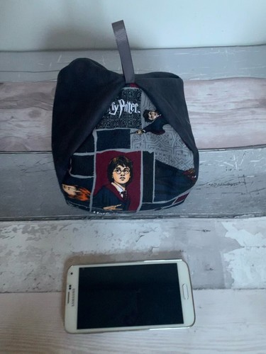 Harry Potter iPhone Stand iPhone Plus Holder Phone Desktop Tidy Cushion Gift - Picture 3 of 7