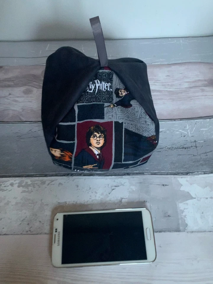 Harry Potter iPhone Soporte iPhone Plus Teléfono Escritorio Ordenado Cojín Regalo Foto 3 de 4