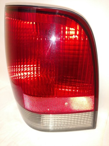 2003-2005 Lincoln Aviator Tail Light Passenger Right Side OEM - Picture 4 of 6