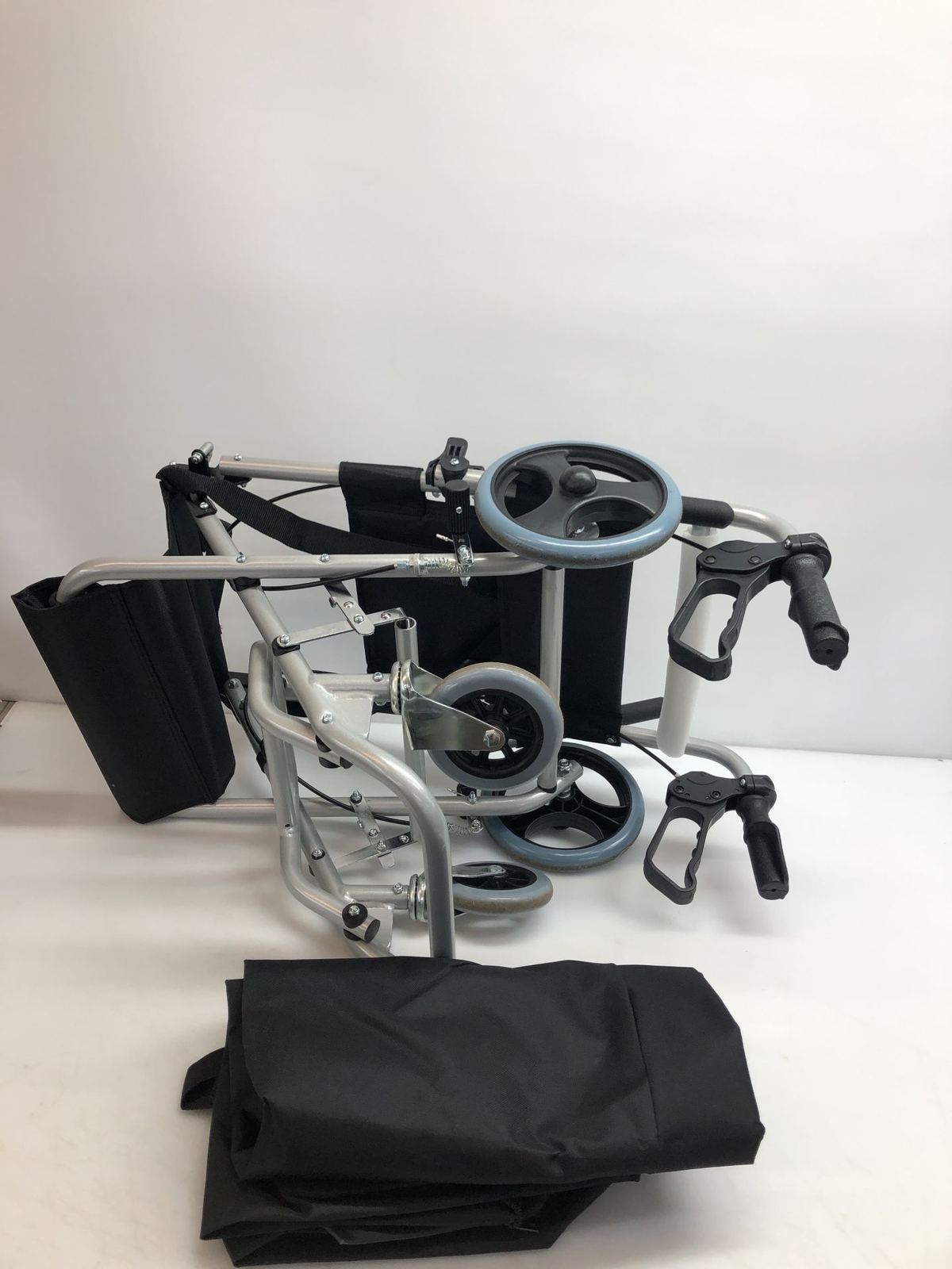 Mobiclinic MODELL Neptuno Reiserollstuhl Faltrollstuhl